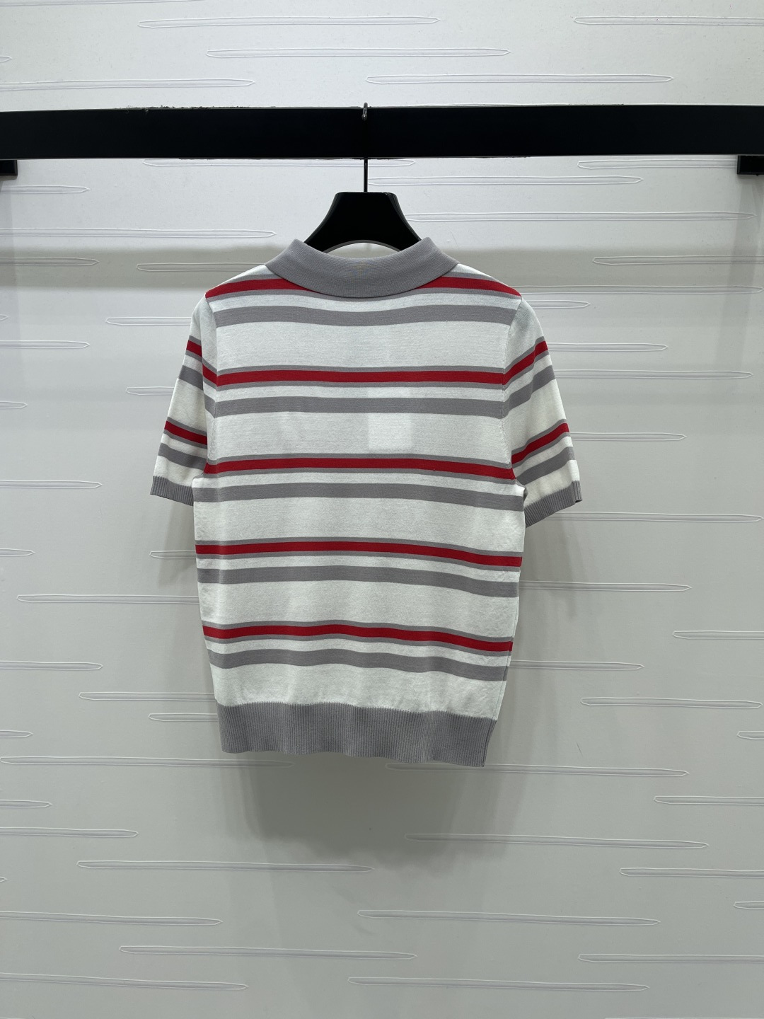 Women's short sleeves